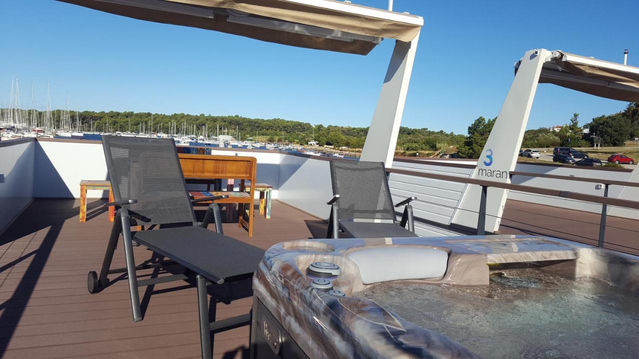 House Boat - Floating House Sofia Hotel Pula Exterior foto