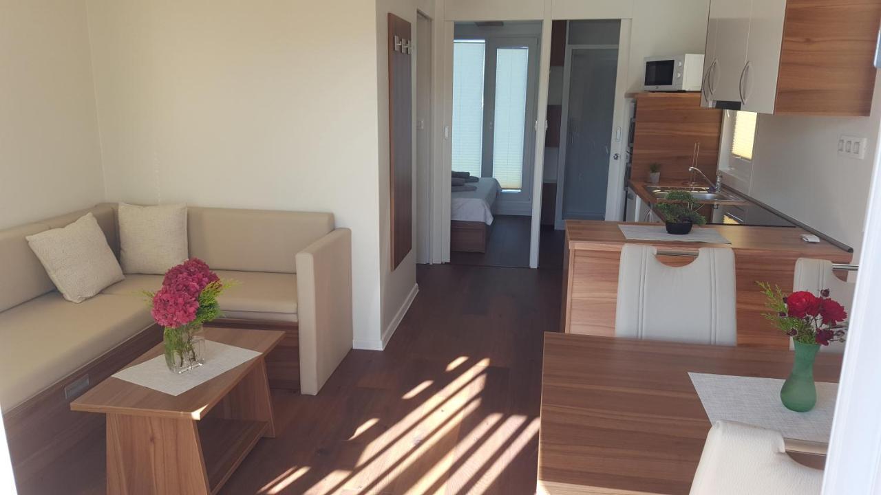 House Boat - Floating House Sofia Hotel Pula Exterior foto